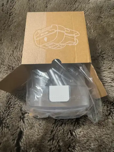 Brand new in box. Designed for AirSense 11. Capacity of 380 ml of water. Comes with a bonus of three...