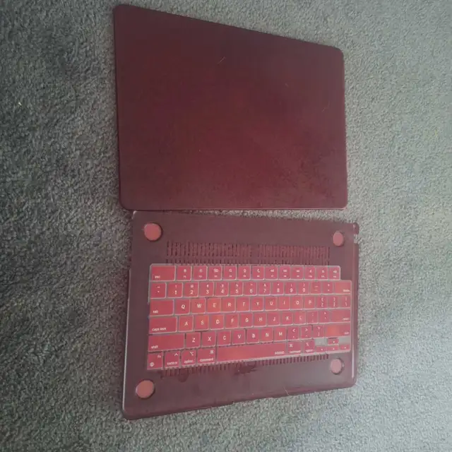 MOSISO Red Protective Case and Keyboard Cover for MacBook in Laptop Accessories in Oakville / Halton Region - Image 3