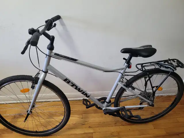 Vélo hybride BTWIN Riverside 120 in Cruiser, Commuter & Hybrid in City of Montréal - Image 4