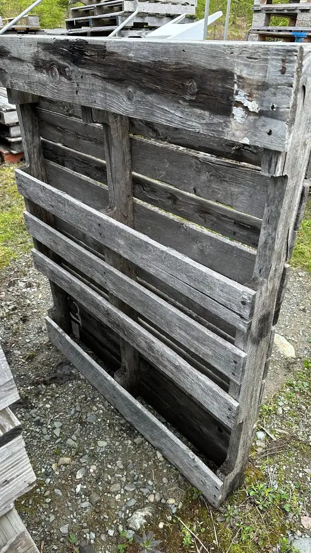 5  Palettes de bois PLEINE,  LIVRAISON disponible ville Québec in Hobbies & Crafts in Québec City - Image 7