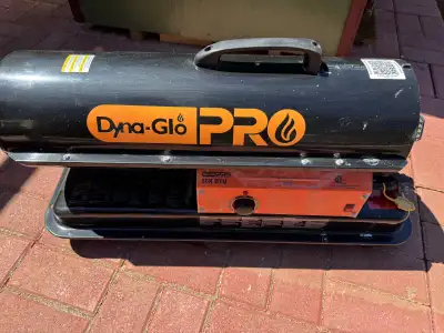 Kerosene Heater. Dyna-GloPro. Thermostatically operated. Excellent condition. Call Wayne 780-655 205...
