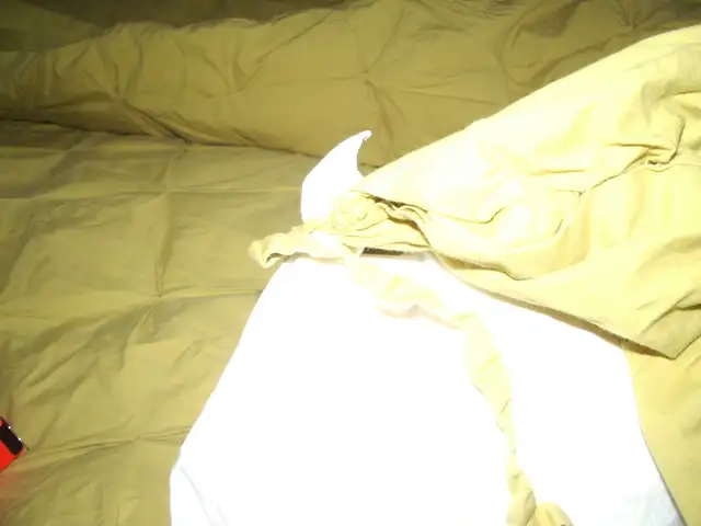 IKEA Honsbar Duvet w. Cover - Queen Size in Bedding in Hamilton - Image 4