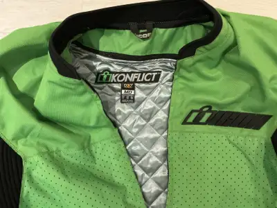 Men’s Icon Konfkict Jacket Green/Black Size M Excellent condition, used 1 season and then sold bike...