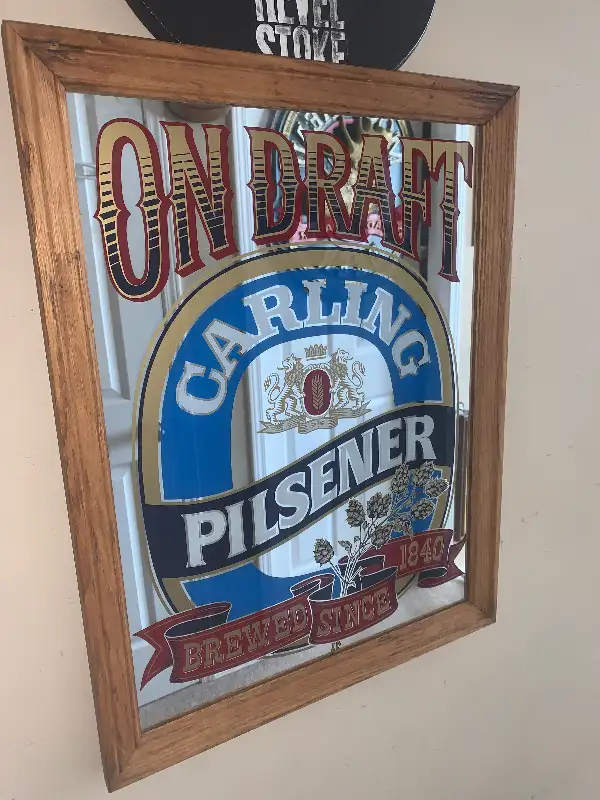 Vintage Carling Pilsner beer bar mirror sign excellent condition in Arts & Collectibles in Calgary - Image 3