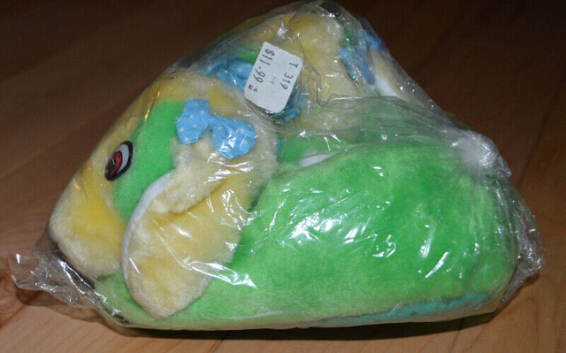 KIDS SLIPPERS SIZE 8-8.5 ( 4 available ) NIB in Kids & Youth in Edmonton - Image 2