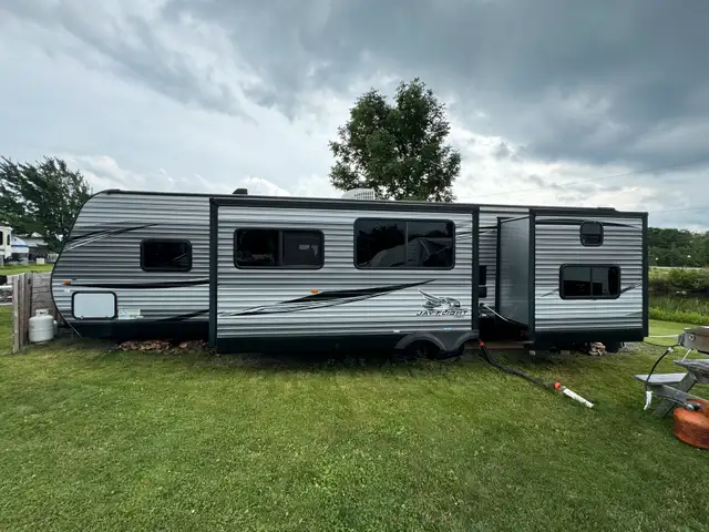 2020 Jayco 32bhds in Travel Trailers & Campers in Bedford - Image 5