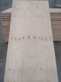 Plywood  3/4'' ou 5/8''  x  4'  x  8'