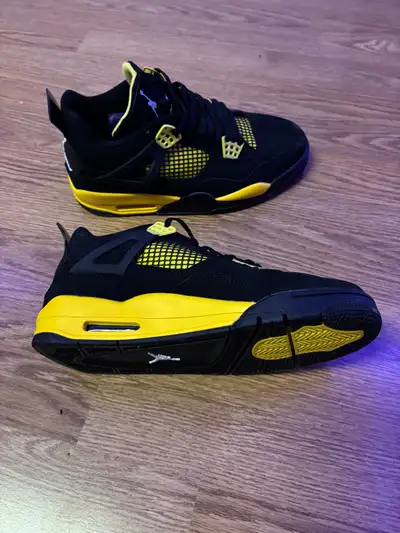 Jordans 4 Thunders, View more