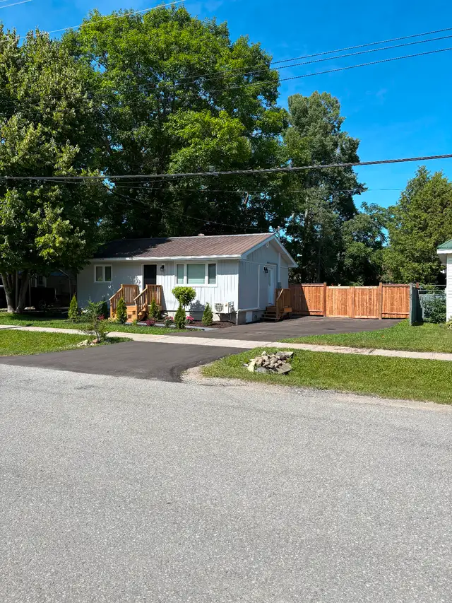 House for sale by owner. Port McNicoll, ON63436971822721120
