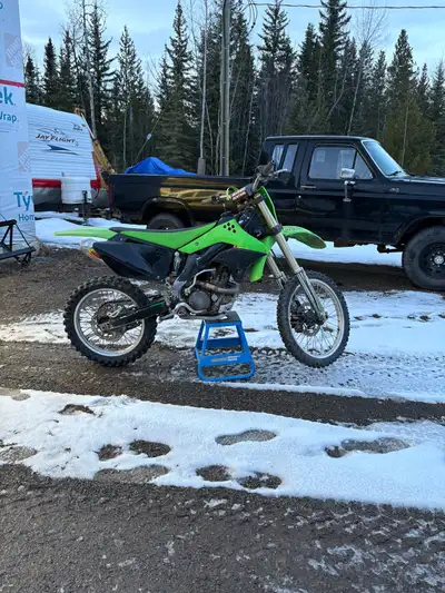 Selling a 2007 Kawasaki KX250f. bike runs good but i am looking for a trail bike instead. $2900 OBO...