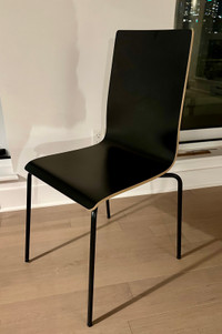 4 Dining Chairs (black)/ Chaises de table (noir) (IKEA)