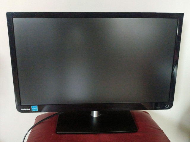 Téléviseur (TV) Toshiba 23 pouces (58.4 cm). TV LED ultra mince dans Téléviseurs  à Trois-Rivières - Image 2