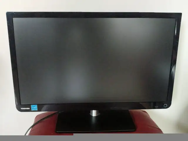 Téléviseur (TV) Toshiba 23 pouces (58.4 cm). TV LED ultra mince in TVs in Trois-Rivières - Image 3