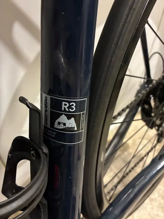 Cervélo R3 54 cm carbon road bike in Road in Thunder Bay - Image 3