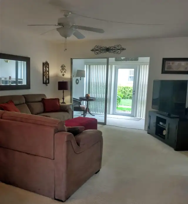 SPACIOUS 2 BED 1ST FLOOR CONDO Clearwater Florida - 55+ COMPLEX in Florida in Canada - Image 5