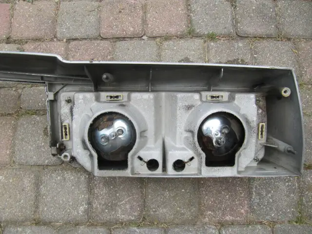 Classic Pontiac Grand Prix Front End Fascia XCond Rare 1981-1988 in Arts & Collectibles in Mississauga / Peel Region - Image 7