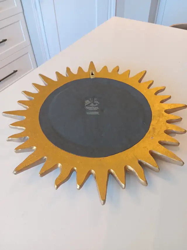 Vintage Style Sunburst Convex Gold Gilt Mirror in Home Décor & Accents in Calgary - Image 7