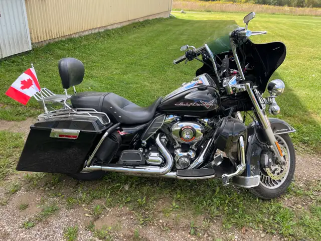 2011 Road King many add-ons(negotiable) in Touring in Oakville / Halton Region - Image 4