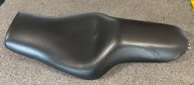 Seat was bought as an extra for a 2015 iron. Great condition. Sold bike. Can ship