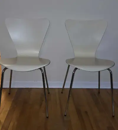 2x Replica Arne Jacobsen Series 7 or "Butterfly" chairs, View more