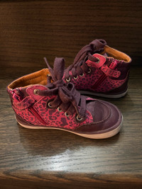 Geox girls toddler shoes sz 8.5 EUC Toronto or Vaughan Ret $120