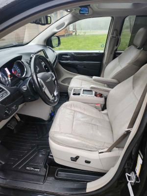 2011 Chrysler Town & Country