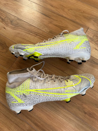 Nike Mercurial Soccer Shoes/Souliers (12.5)