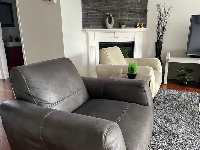 Sofa en L et 2 single sofa seat dans Décoration intérieure et accessoires  à Laval/Rive Nord
