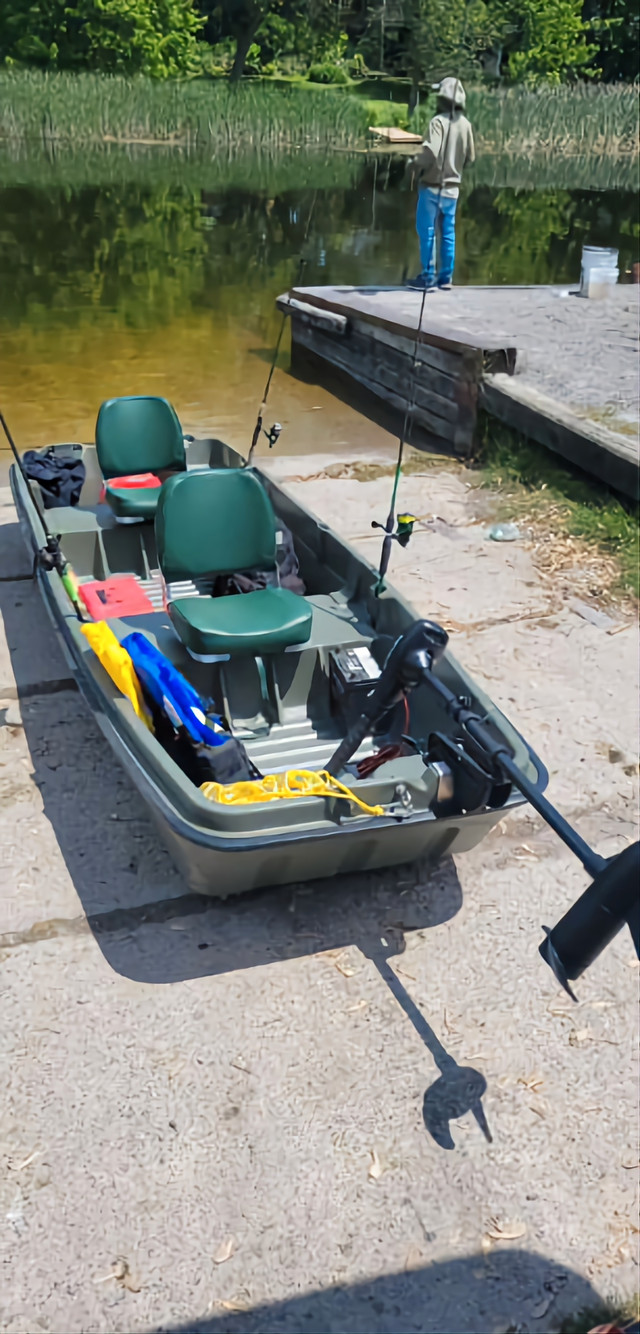 12ft Fishing Boat w/ Motor & Trolling | Powerboats & Motorboats