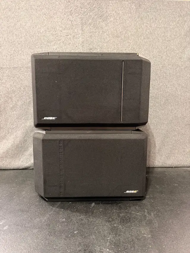 Bose 301 Series IV Bookshelf Speakers - VINTAGE!! in Speakers in Markham / York Region - Image 2