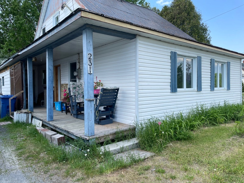 maison a vendre ou louer weedon Locations longue durée Sherbrooke Kijiji