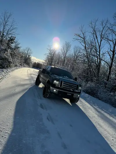 I am selling a 2012 ford f150, 5.0L 250,000km runs and drives great. Comes with 20x12 moto metal rim...