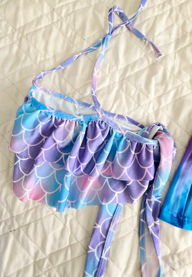 Girls mermaid tail + swimming suit + dress in Kids & Youth in Mississauga / Peel Region - Image 6