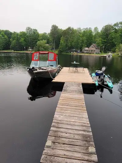 2008 Breckenridge, Waterfront. (private dock included) Park Model, new Shingled roof 2022, Windows f...