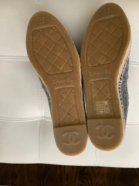 WOMAN'S CHANEL ESPADRILLES in Women's - Shoes in City of Toronto - Image 3