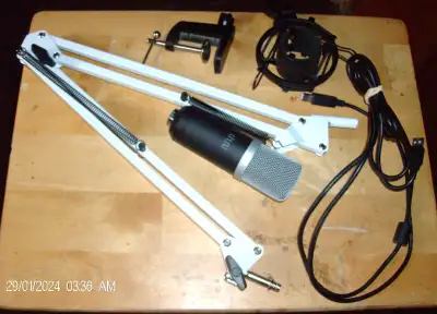 uhru microphone with stand and usb plug in, View more