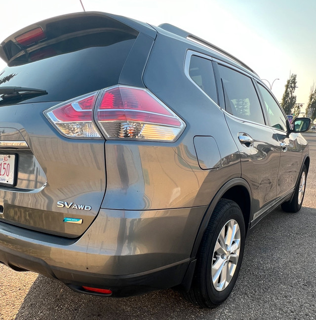 2015 Nissan Rogue AWD  in Cars & Trucks in Edmonton - Image 2