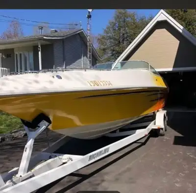 À VENDRE — Bateau Envision Concept 29 1994, haute performance, 21 000 $ ferme. Moteur MerCruiser 502...