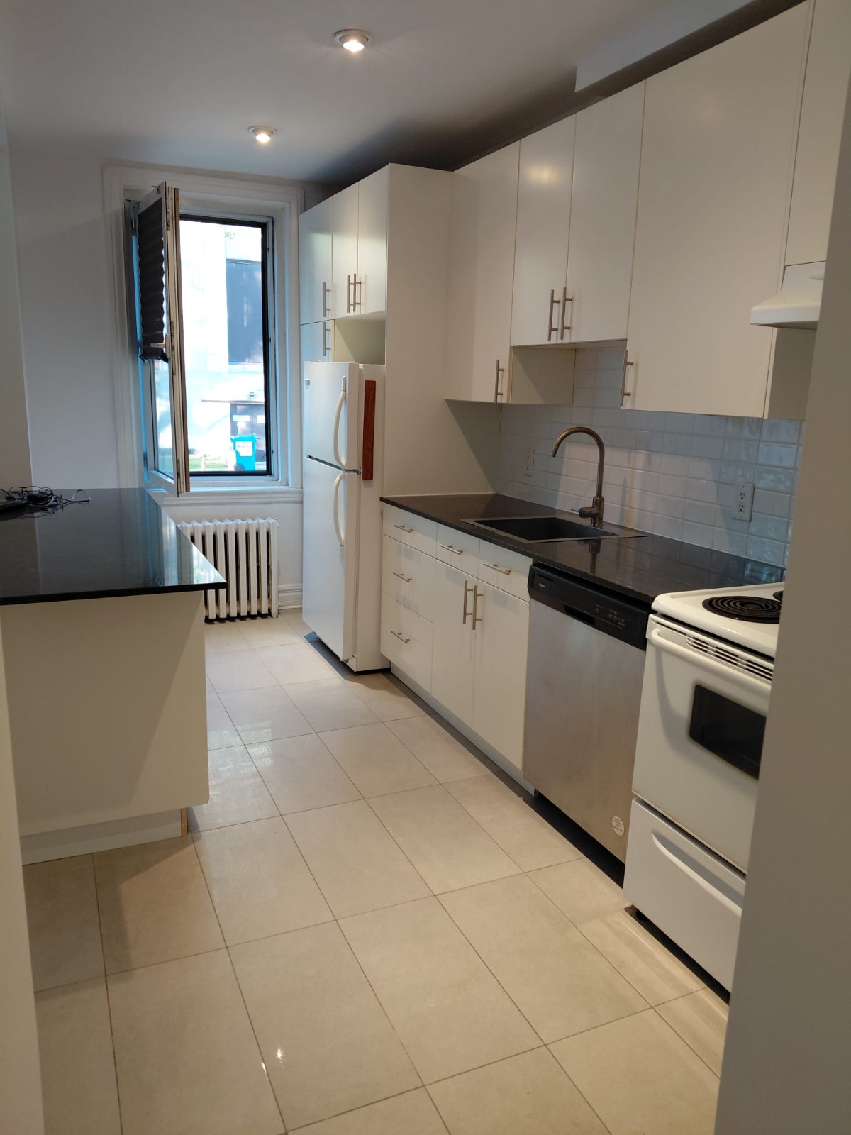 Lease transfer 3 1/2 in NDG / Transfert de bail 3 1/2 à NDG — photo 2