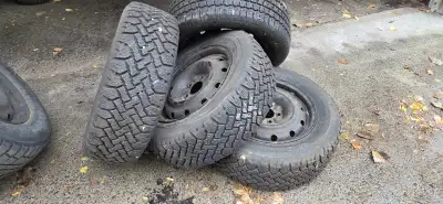 4 winter tires for sale, descent tread. 400 $ OBO Located in Blackburn Hamlet. 225/60R16 Came of a 2...