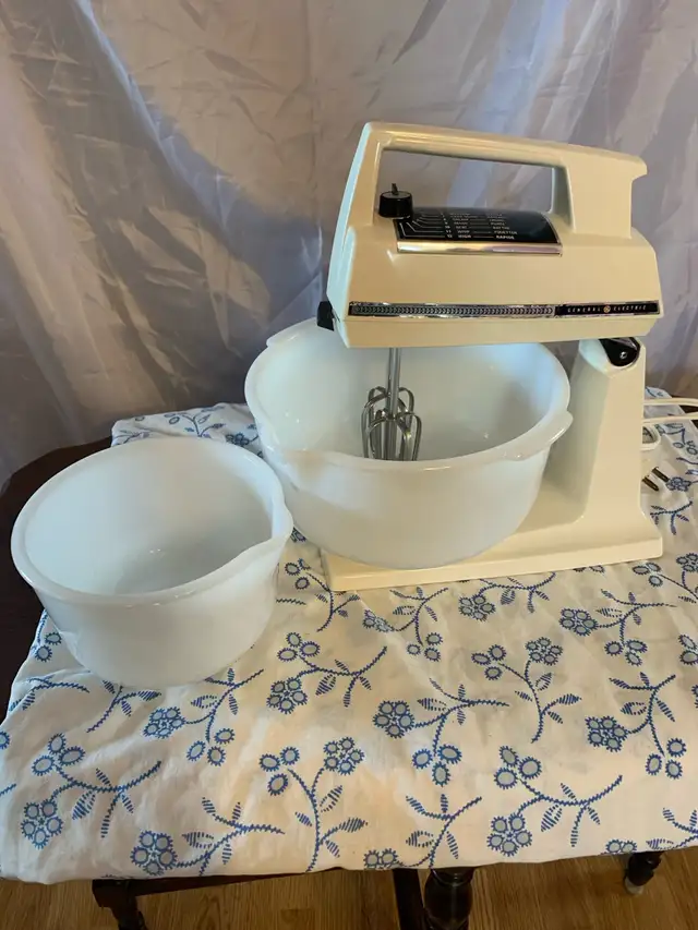 VTGE. GENERAL ELECTRIC MIXER