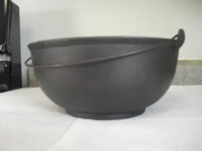 Scotch Bowl No.3 Cast Iron Antique, View more