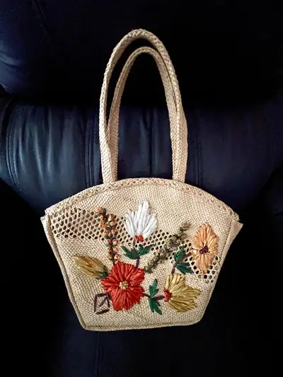  Vintage straw raffia small zippered purse, View more