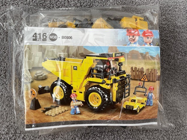 Construction site dump truck - 100% compatible with Lego dans Jouets et jeux  à Longueuil/Rive Sud - Image 3