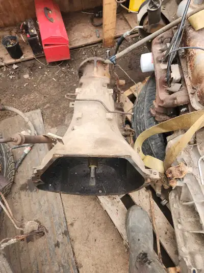 1978 Ford 400m transmission. 4x4 . Selling as is came from a 75xxx km truck .