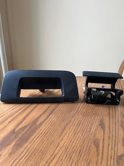 GMC Sierra / Chevy Silverado tailgate handle, not locking. 2007 - 2013 models. we have 2 available....