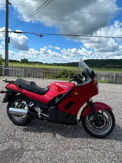 Kawasaki Concours 2001 1000cc Mechanic owned professionally maintained. Stored in heated garage. New...
