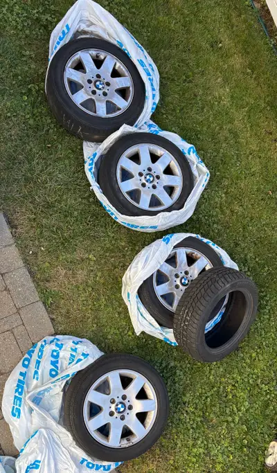 for the mags 205/55/16 with bmw mag. tires are used. Les pneus sont usagés. Principalement pour les...