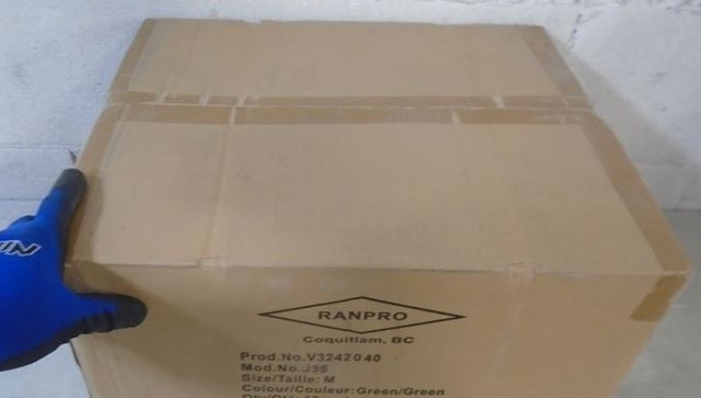 Ranpro CANADIAN Waterproof Hooded Rain Jacket (Medium) - NEW in Multi-item in City of Toronto - Image 4