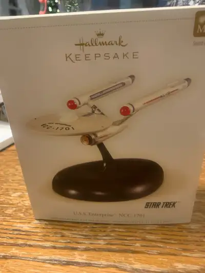 STAR TREK HALLMARK KEEPSAKE ORNAMENT  USS ENTERPRISE NCC-1701 , View more